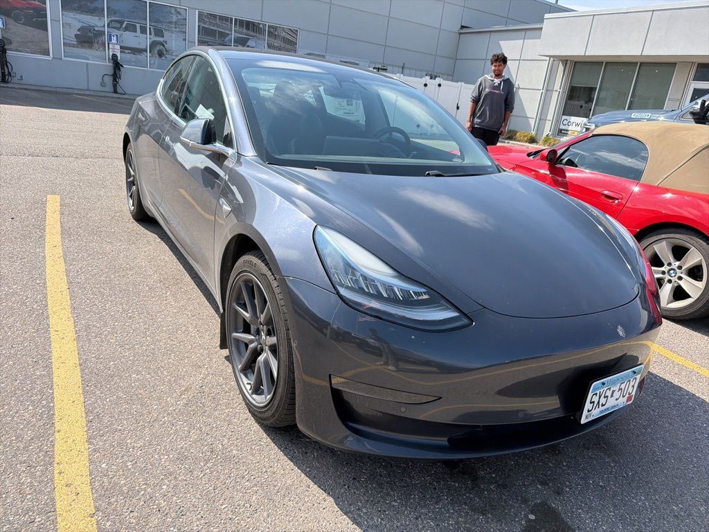 tesla model 3 2018 5YJ3E1EB7JF181440 image tesla model 3 2018 5YJ3E1EB7JF181440 image